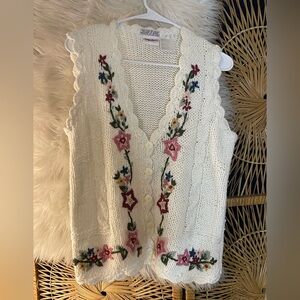 Vintage Floral White Hand Knit Vest with Embroidery Details Cottagecore 💐